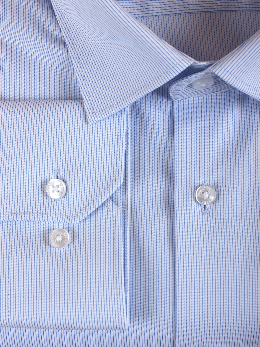 Сорочка мужская в  мелкую полоску