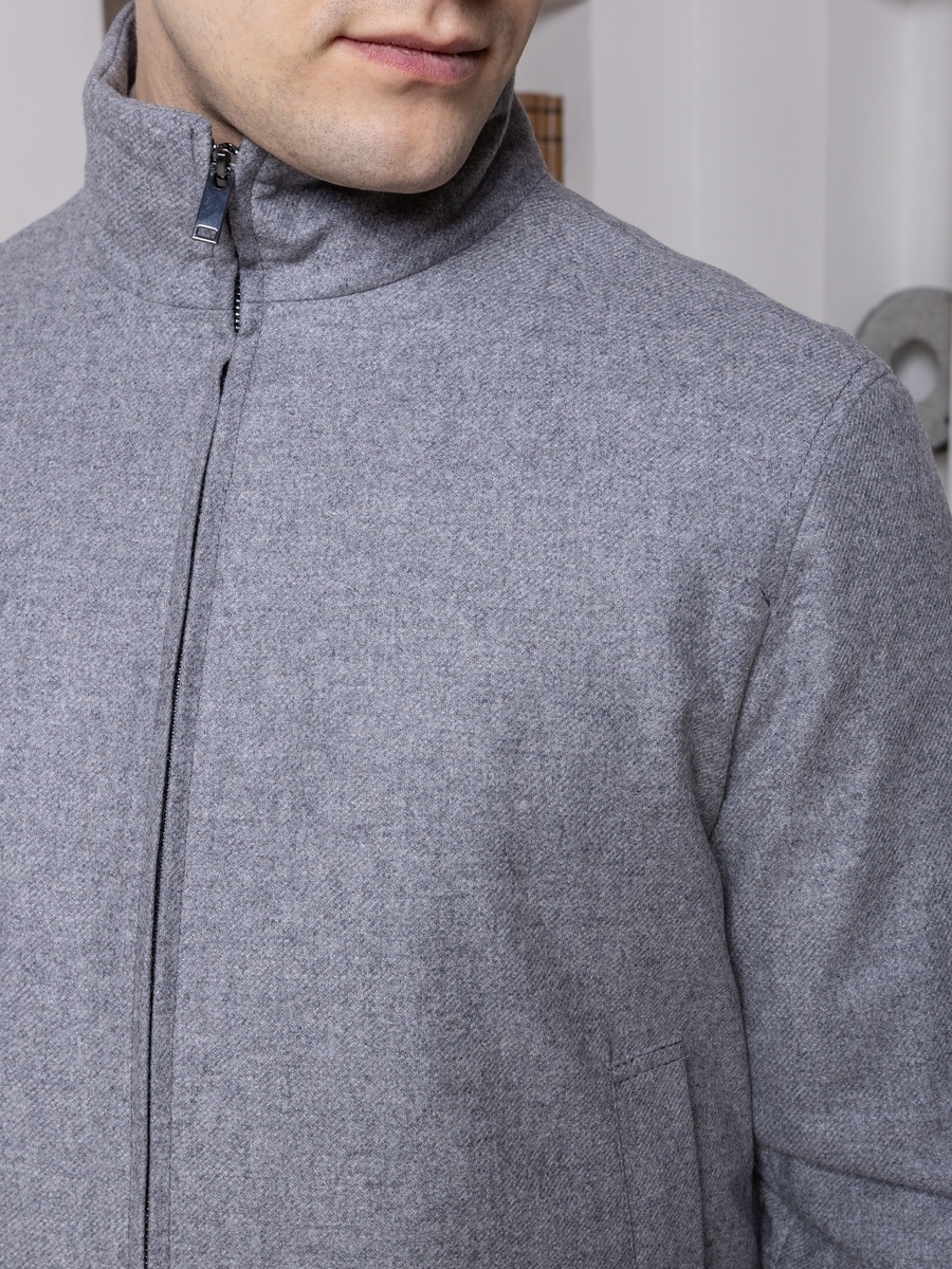 Стильный шерстяной бомбер 