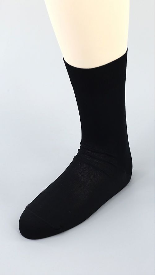 Фото Черные однотонные мужские носки