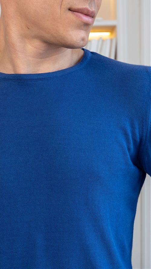 Фото Трикотажная футболка с длинным рукавом ярко- синяя 