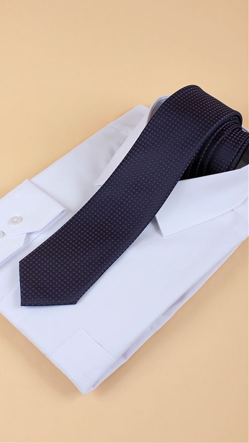 Фото Мужской темно-синий галстук в классическом стиле