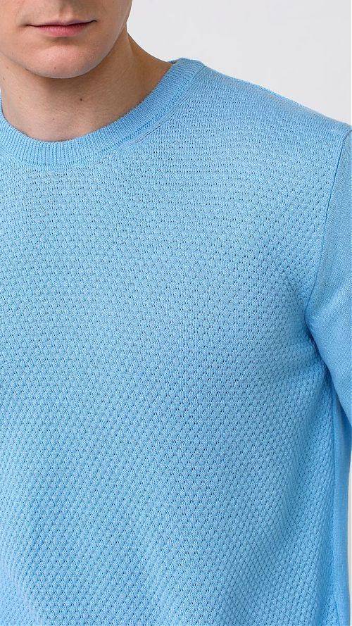 Фото Светло-голубой свитер мужской