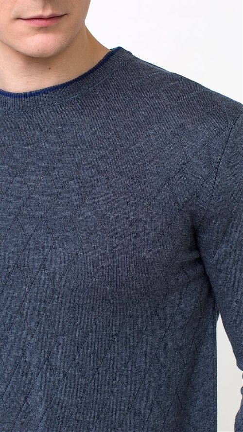 Фото Серый трикотажный мужской свитер