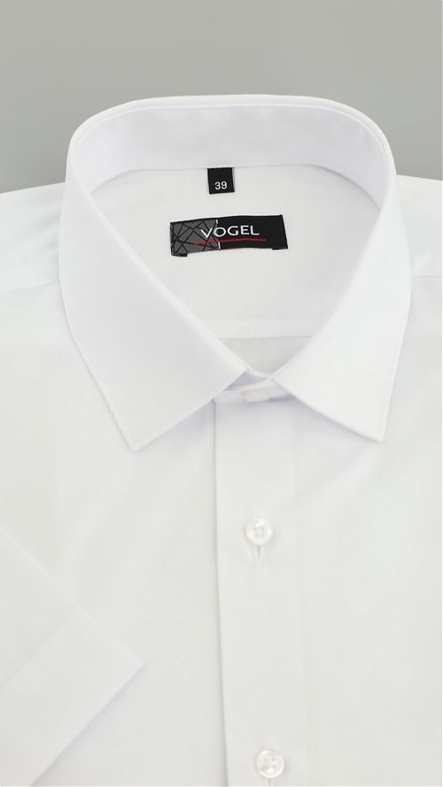 Фото Классическая однотонная белая полуприталенная мужская рубашка