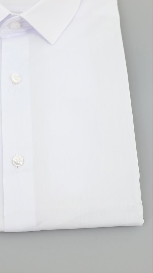 Фото Белая однотонная полуприталенная мужская рубашка 