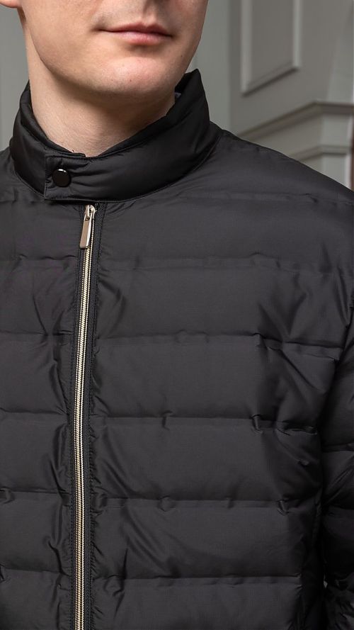 Фото Стеганая мужская черная куртка