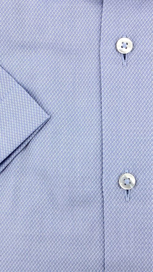 Фото Мужская голубая рубашка с мелким рисунком с коротким рукавом 