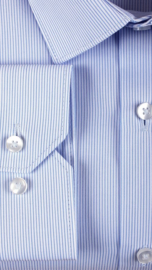 Фото Мужская сорочка светло- голубая в тонкую полоску