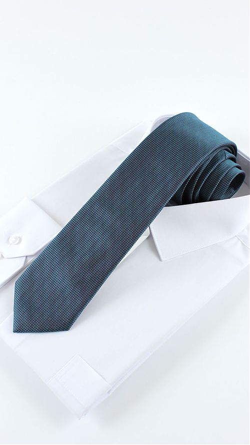 Фото Синий мужской галстук