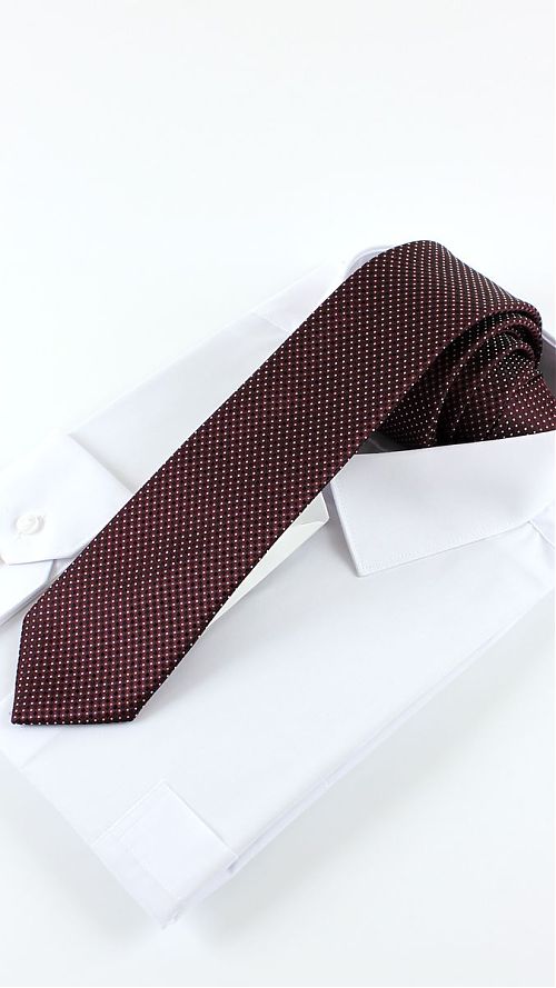 Фото Мужской коричневый галстук