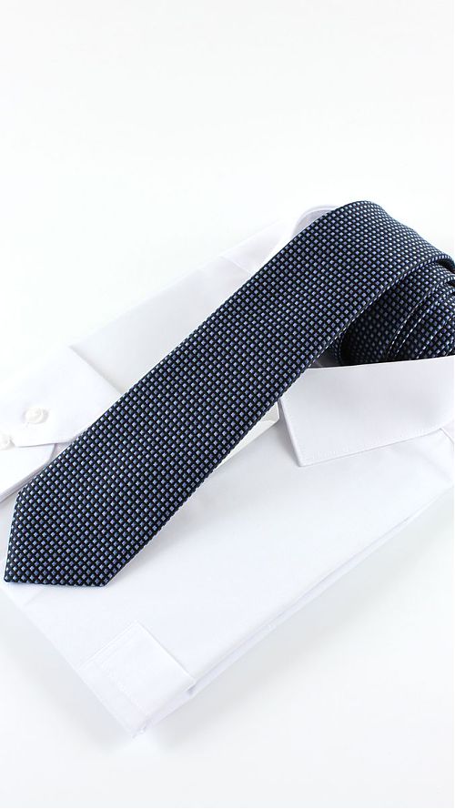 Фото Черный мужской галстук с голубым принтом
