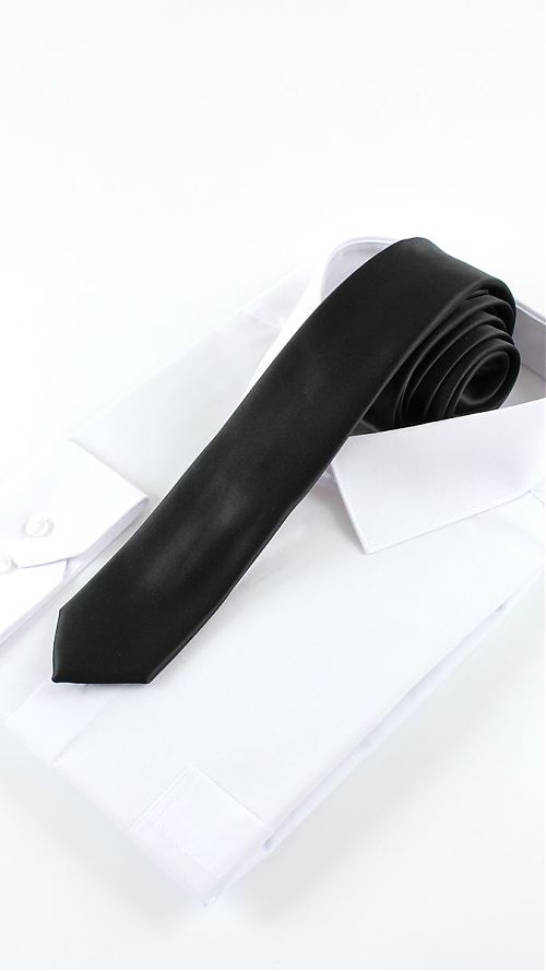Фото Однотонный черный  мужской галстук
