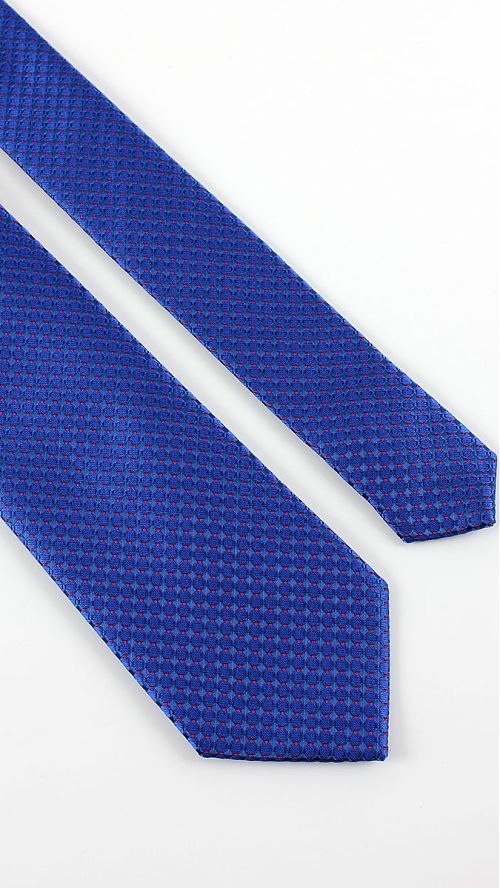 Фото Ярко синий мужской галстук