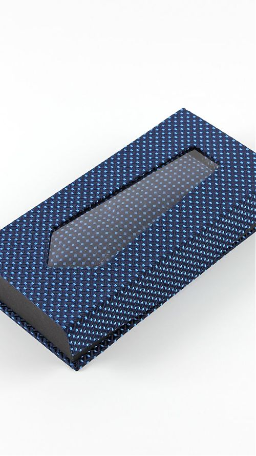 Фото Темно-синий галстук в голубой горошек в подарочной упаковке