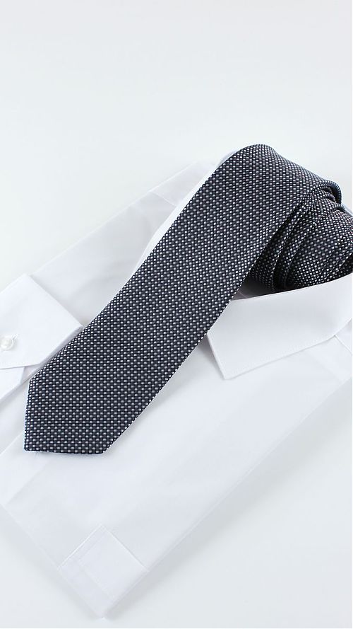 Фото Черный мужской галстук с белым рисунком