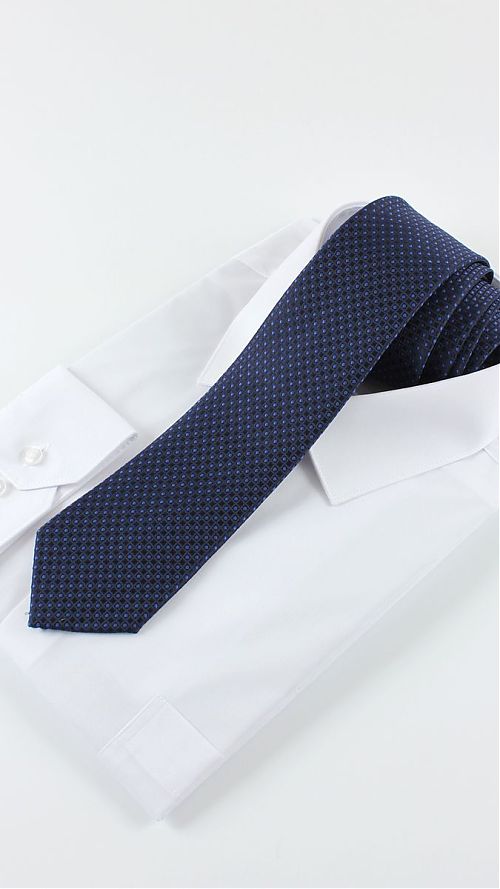 Фото Классичекий темно-синий мужской галстук