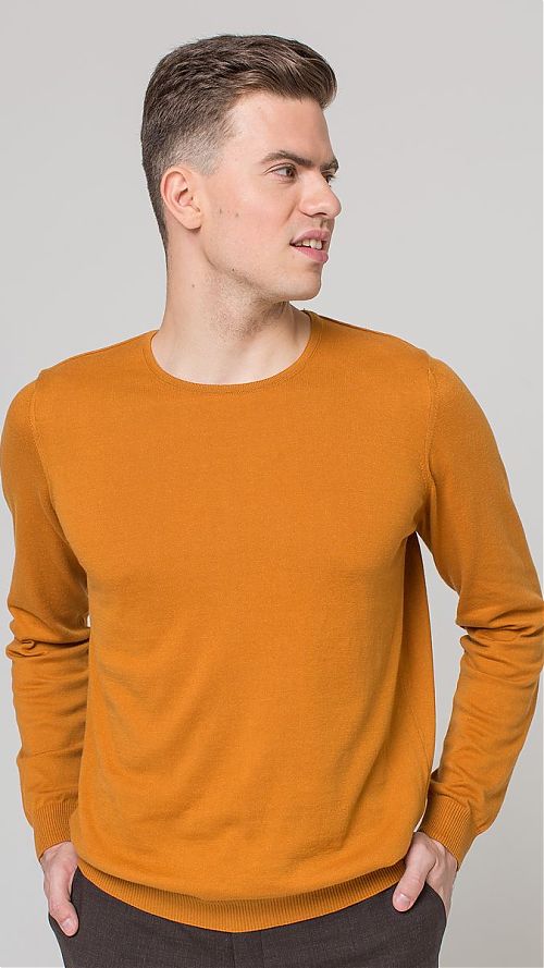 Фото Трикотажный мужской свитер цвета Кэмел