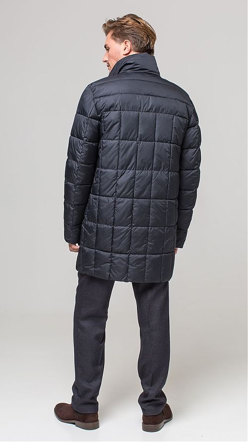 Фото Черное однотонное мужское пальто 
