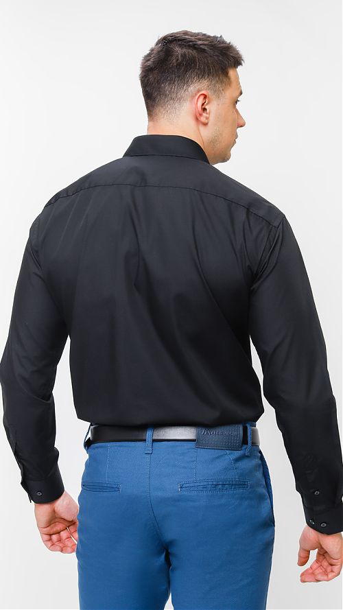 Фото Черная мужская рубашка с длинным рукавом