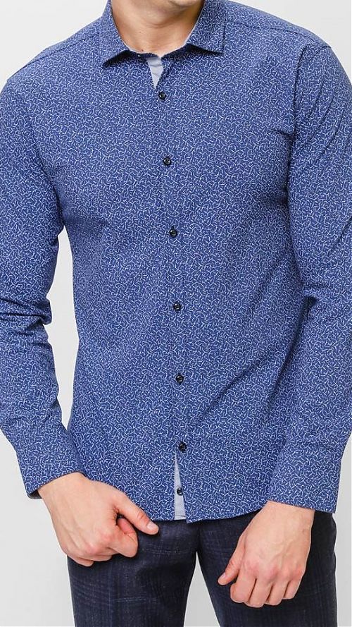 Фото Мужская синяя приталенная рубашка с принтом