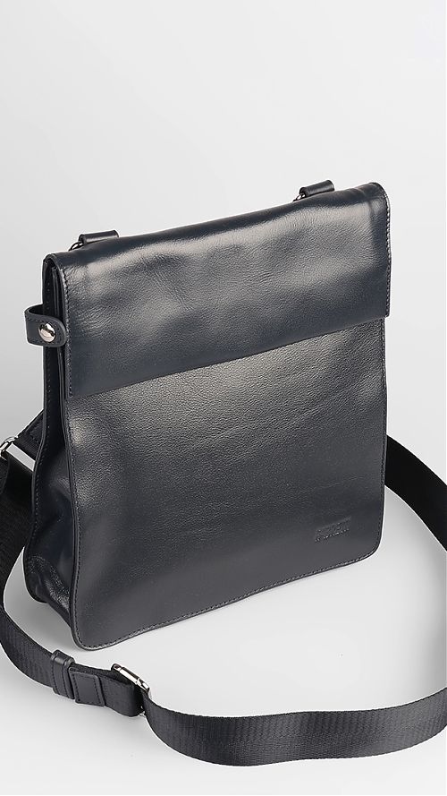 Фото Классическая кожаная мужская черная сумка-мессенджер