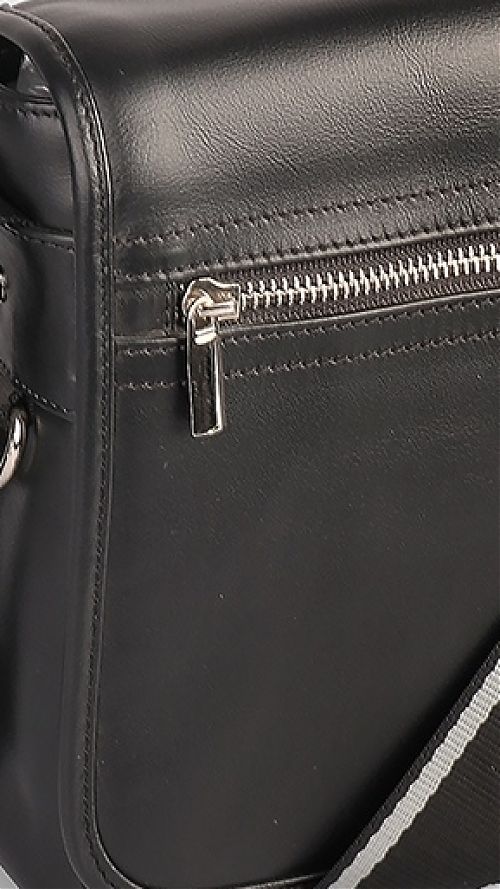 Фото Классическая черная мужская сумка-мессенджер