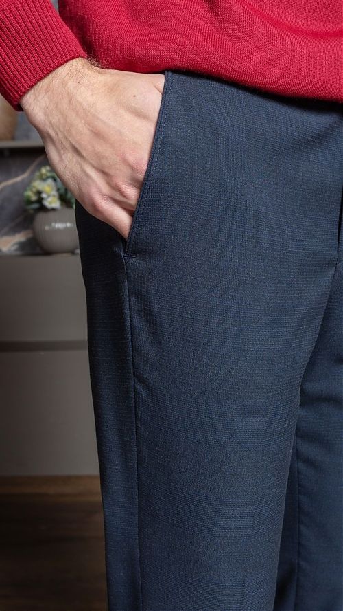 Фото Мужские брюки слегка зауженные