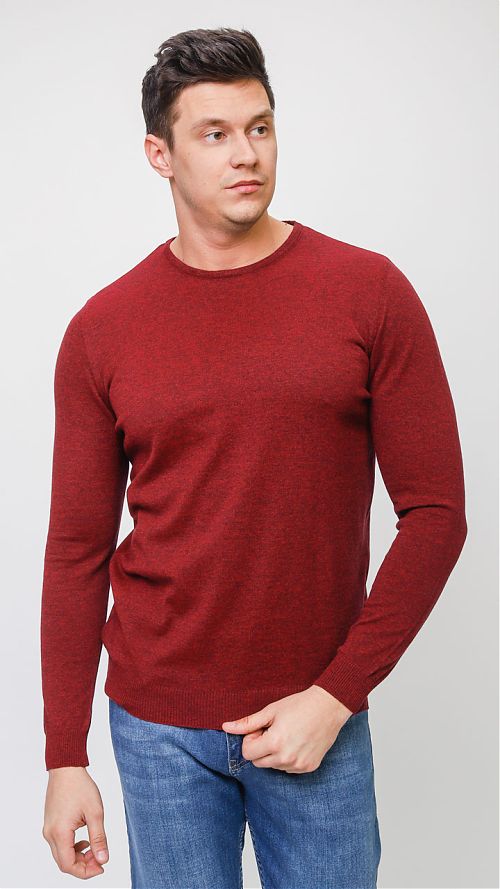 Фото Красный мужской трикотажный свитер