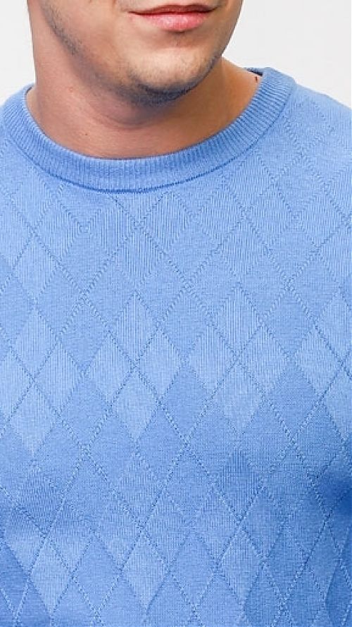 Фото Голубой трикотажный мужской свитер с ромбами однотонный