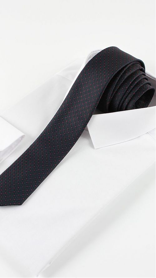 Фото Черный мужской галстук