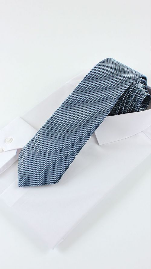 Фото Голубой мужской галстук