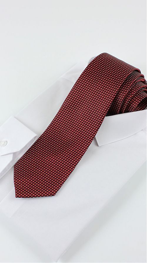 Фото Мужской галстук красного цвета