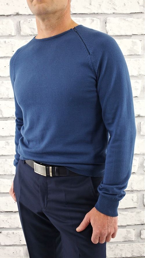 Фото Синий мужской джемпер с молнией на плече