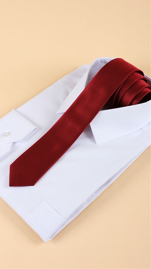Фото Красный мужской галстук 