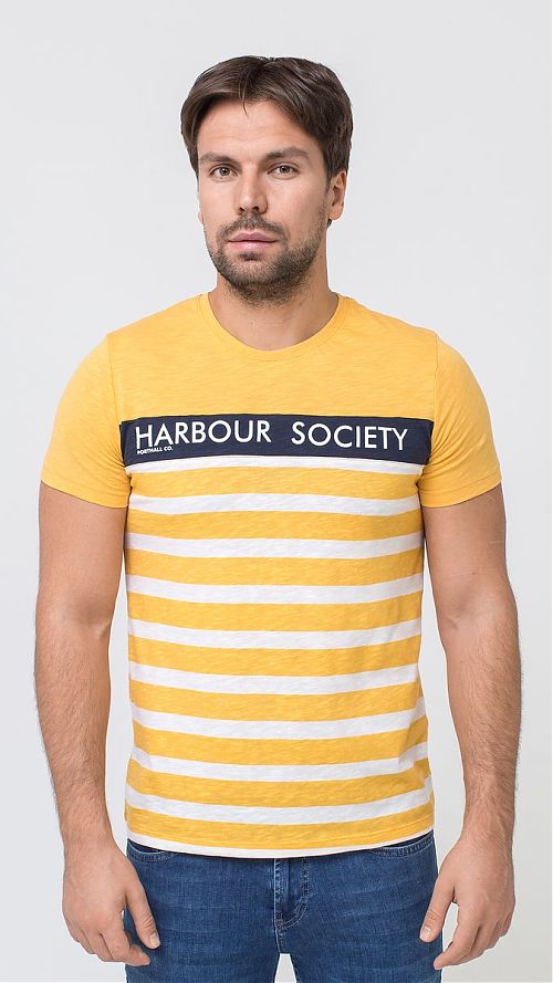 Фото Желтая мужская футболка в полоску