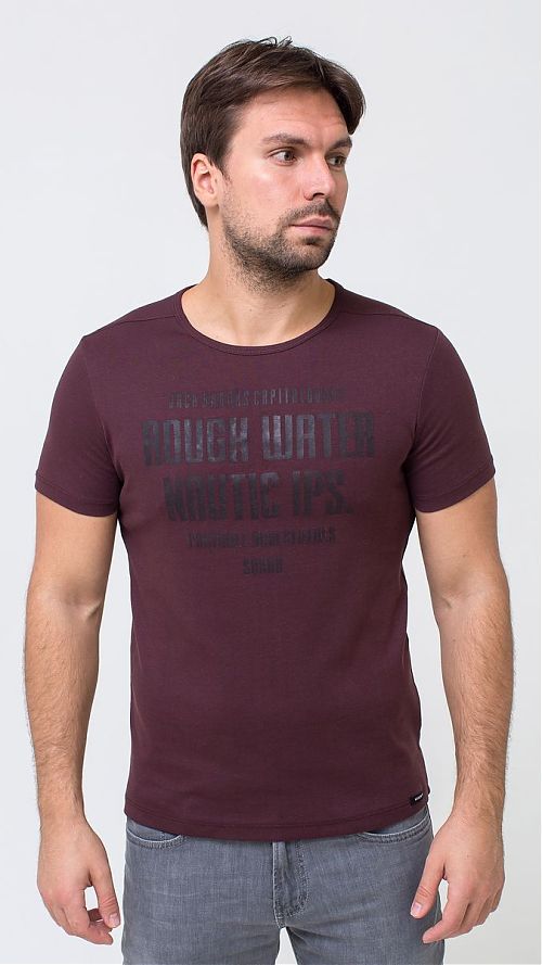 Фото Бордовая мужская футболка с надписью