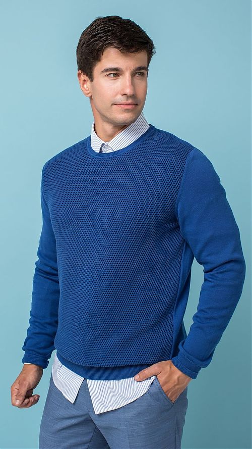 Фото Трикотажный мужской свитер голубого цвета