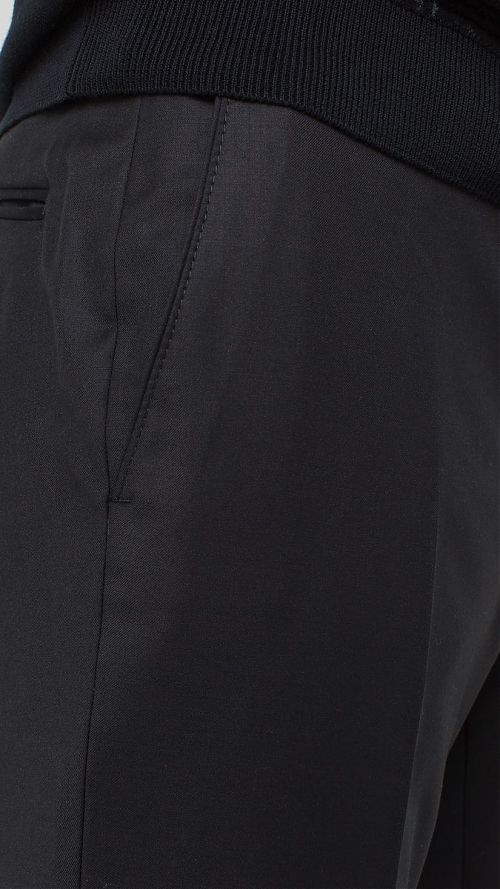 Фото Черные мужские однотонные брюки