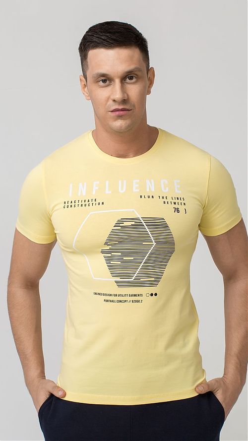 Фото Желтая мужская футболка с принтом Influence