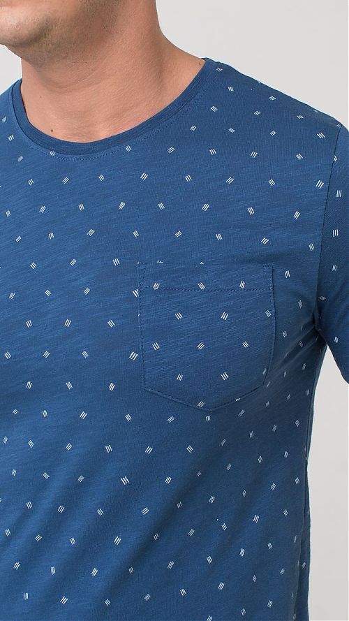 Фото Синяя трикотажная мужская футболка в горох