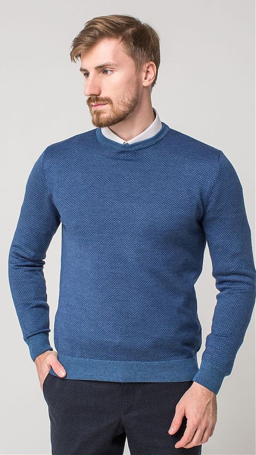Фото Голубой мужской свитер с длинным рукавом