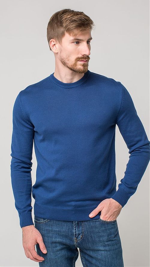 Фото Синий мужской свитер синего цвета
