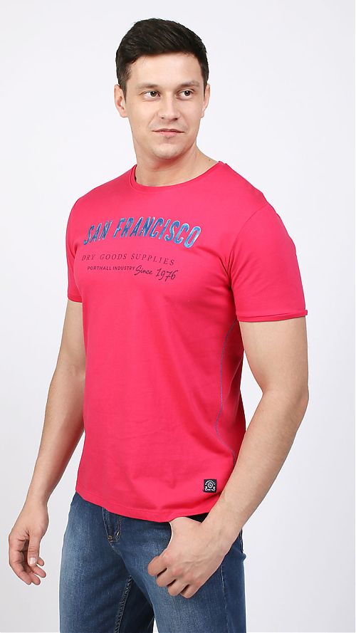 Фото Розовая мужская футболка с надписью