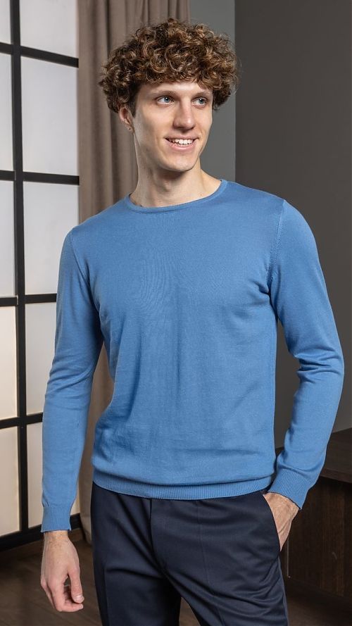 Фото Трикотажная футболка с длинным рукавом  голубая